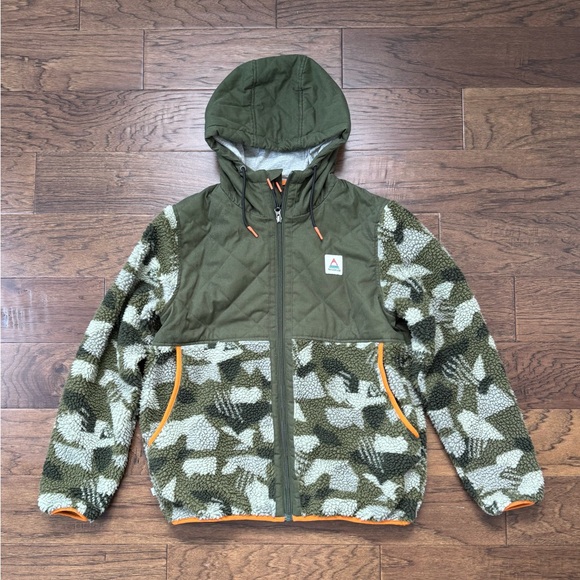 NWOT Passenger Women's Sefton Recycled Deep-Pile Sherpa Full Zip Fleece Fir Tree - Picture 4 of 11